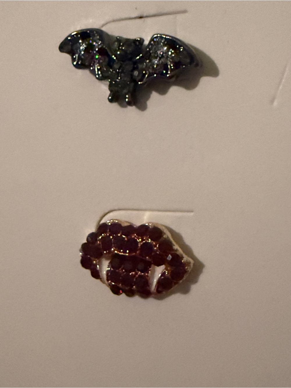 NWT BaubleBar Blood Sucker Bat & Vampire Lips Stud Earrings - Picture 6 of 7